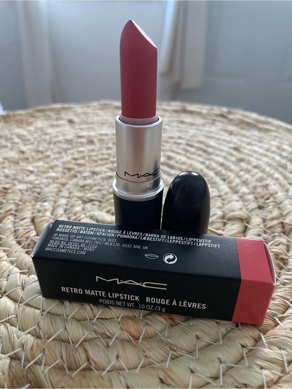 MAC Retro Matte Lipstick – Runway Hit (703) – NEW